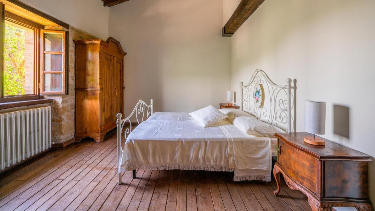 פרוג'ה Agriturismo I Pietrini מראה חיצוני תמונה