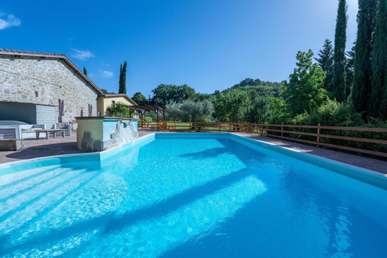 פרוג'ה Agriturismo I Pietrini מראה חיצוני תמונה