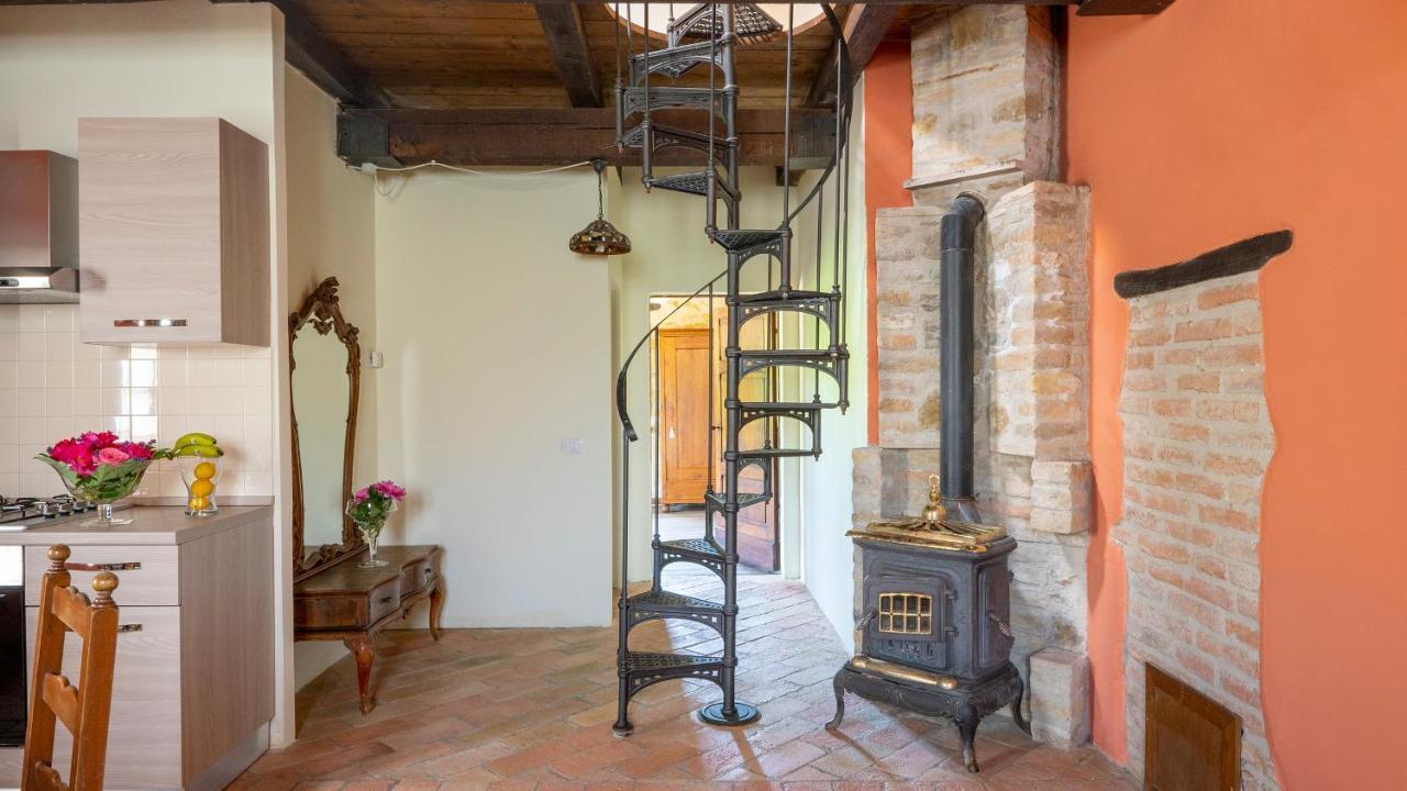 פרוג'ה Agriturismo I Pietrini מראה חיצוני תמונה