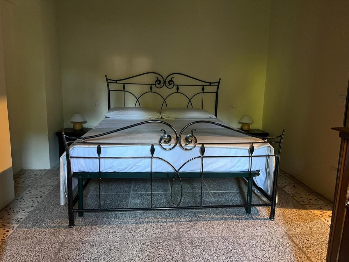 פרוג'ה Agriturismo I Pietrini מראה חיצוני תמונה