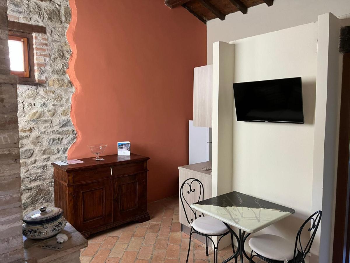פרוג'ה Agriturismo I Pietrini מראה חיצוני תמונה