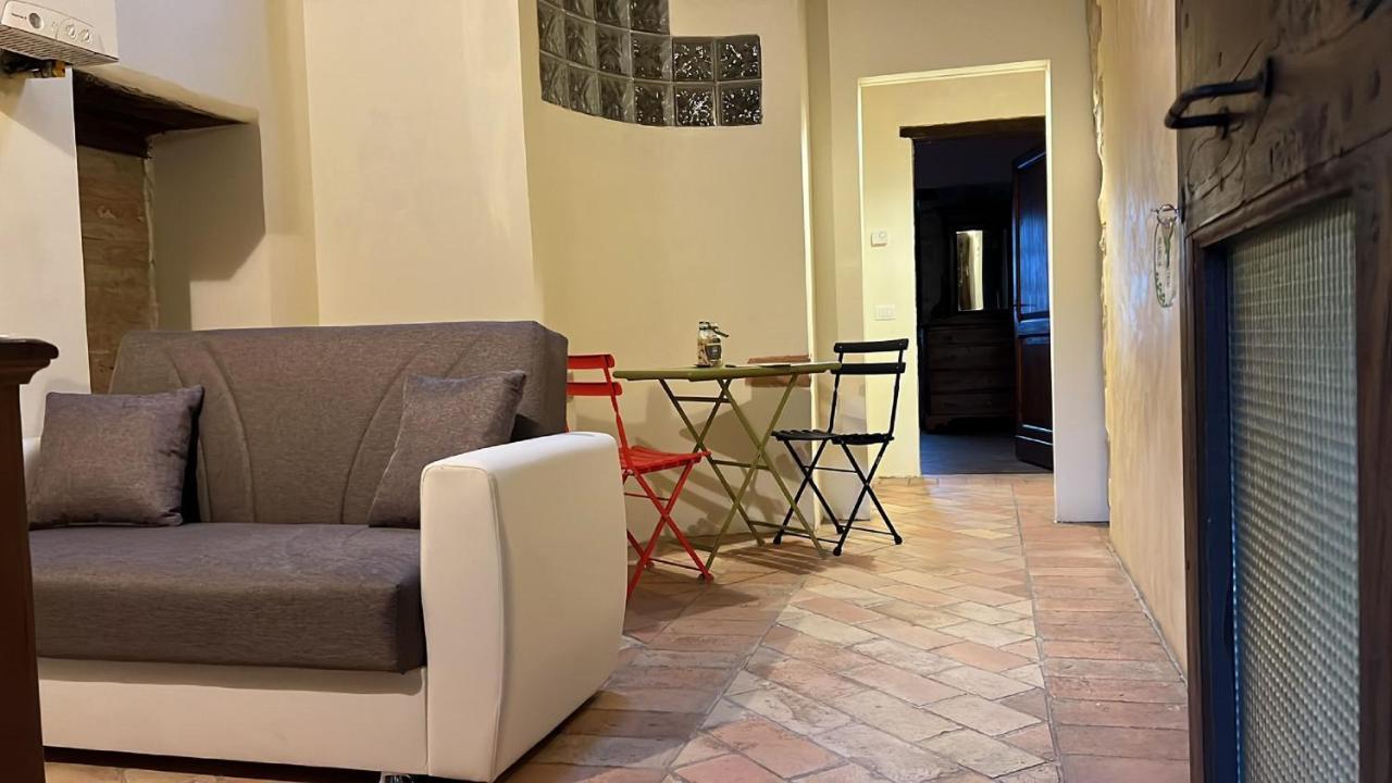 פרוג'ה Agriturismo I Pietrini מראה חיצוני תמונה
